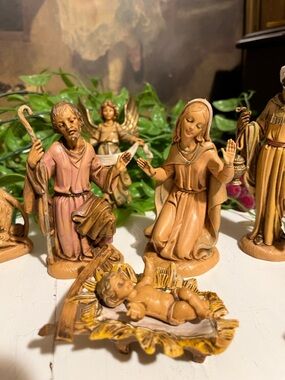 NATIVITY (13) Foutanini Depose Italy - Pieces - Baby Jesus - NO CHIPS OR CRACKS